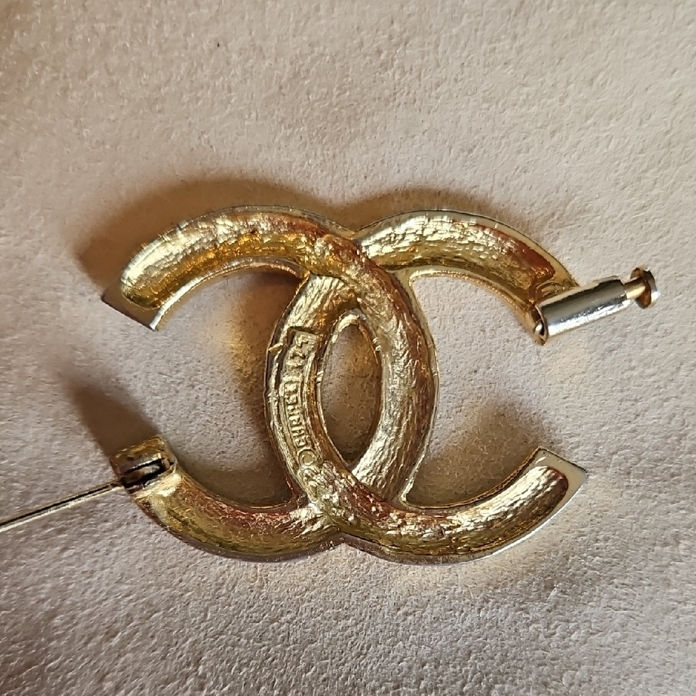 CHANEL Vintage 24k Gold Plated Crystal CC Logo Brooch - Picture 4 of 5